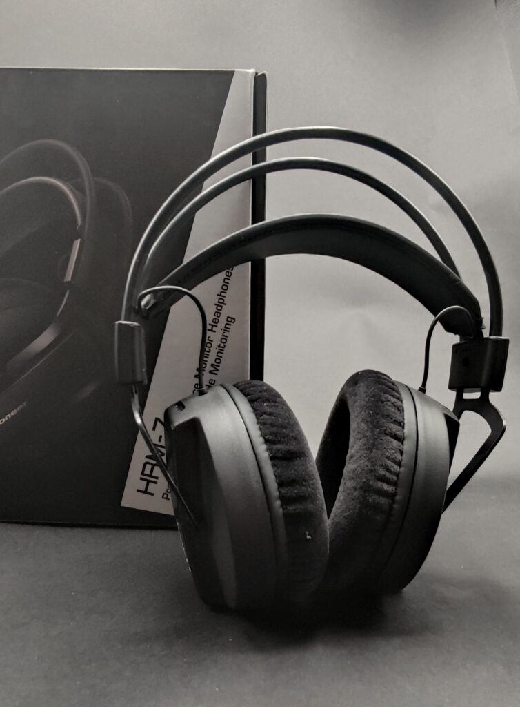 cuffie pioneer HRM7 fuori dalla confezione 
