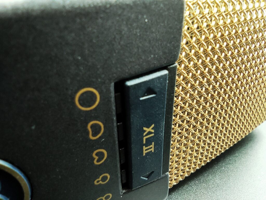 Akg_414_XL_II_featured image